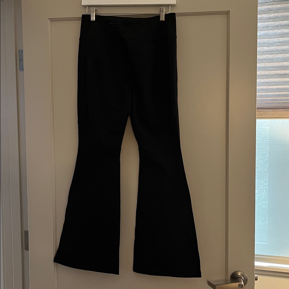 NWT Athleta | Peak Hybrid Fleece Flare Pants | Black | Size MP - Picture 6 of 16